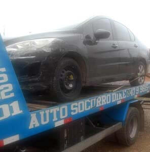 remoção-de-veículo-carro-peugeot-207 Araquari sc